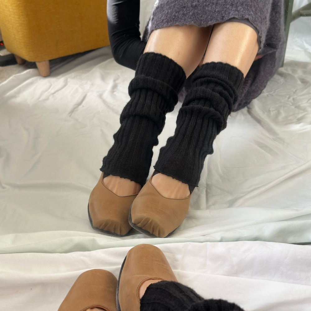 Black knit ribbed leg warmers